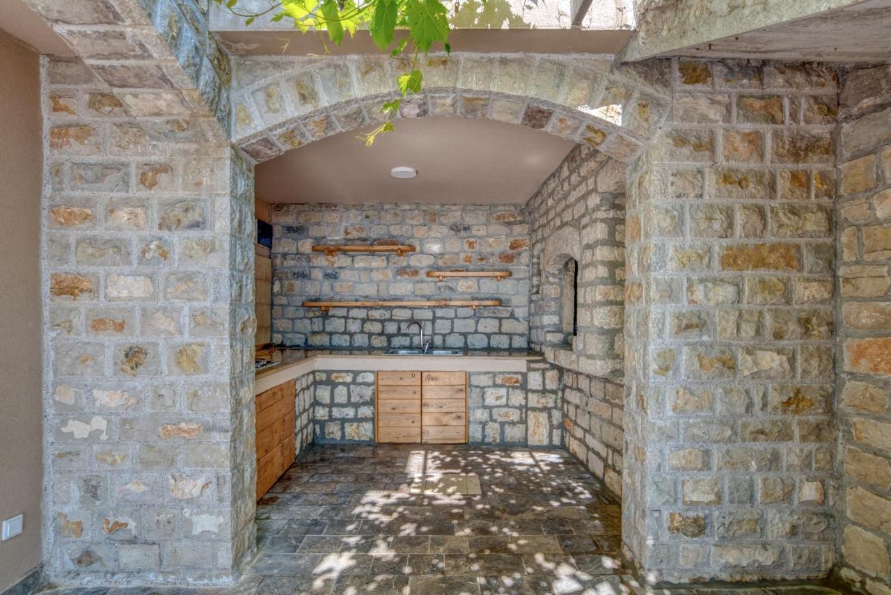 Old stone villa Vrba Sveti Stefan Esterno foto